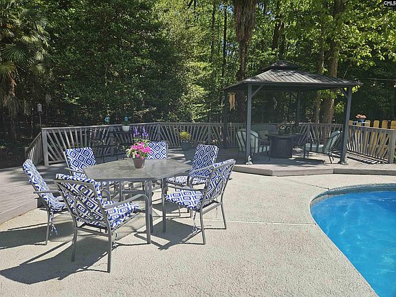 3rd image of 532 Rose Sharon Dr