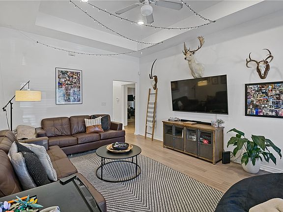 4th image of 1607 Park Pl