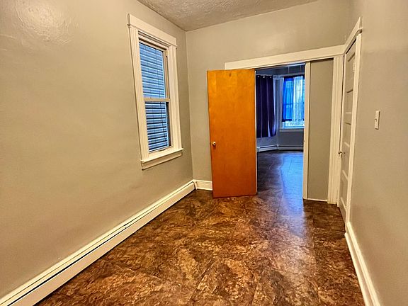 4th image of 92 Clendenny Ave #1R