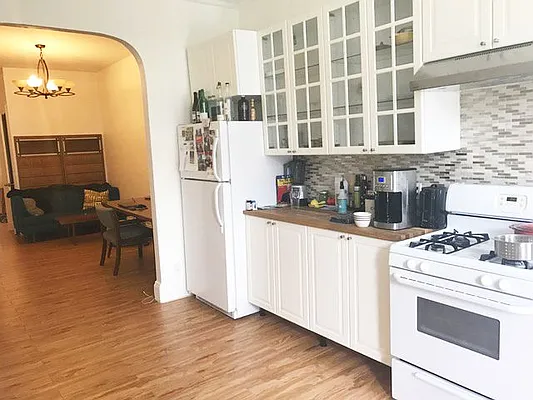 Rented by Ulas Real Estates Inc | media 10