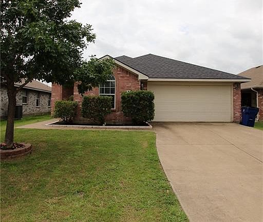 2nd image of 121 Lipan St