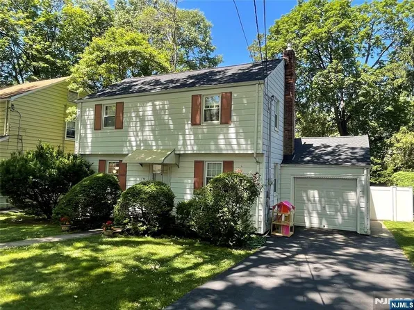 772 Stelton St, Teaneck, NJ 07666