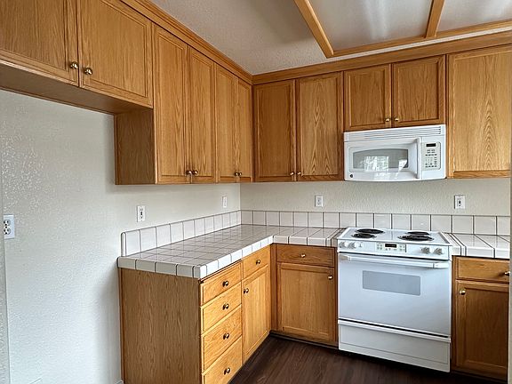 5th image of 1280 Woodhaven Ln