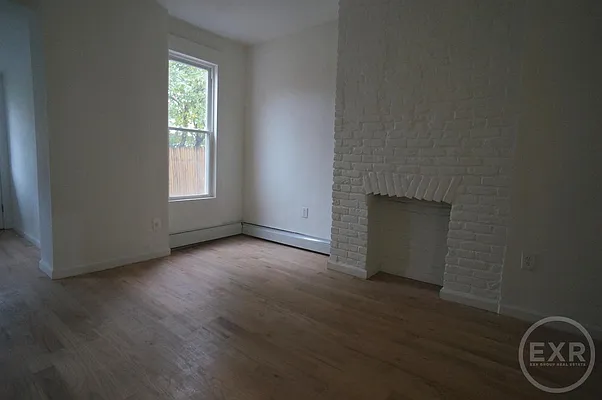 Rented by EXR | media 11