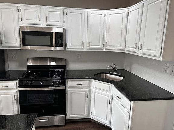 2nd image of 527 N Midland Ave APT 1