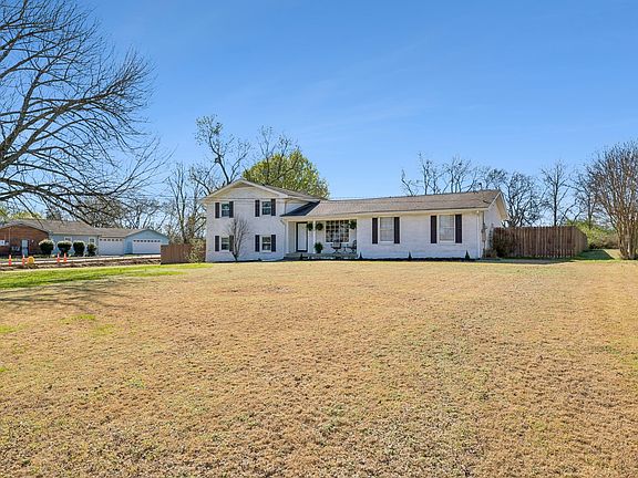 3rd image of 239 Sterling Rd