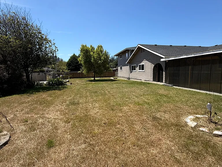 344 Joaquin St — Photo 21
