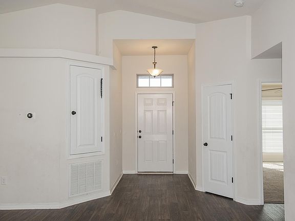 3rd image of 5618 Peach Dr