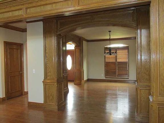 3rd image of 8487 Canyon Oak Dr