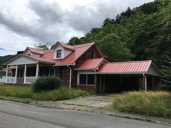2nd image of 904 Pine St