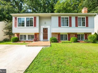 8483 Summer Breeze Ln, Springfield, VA 22153