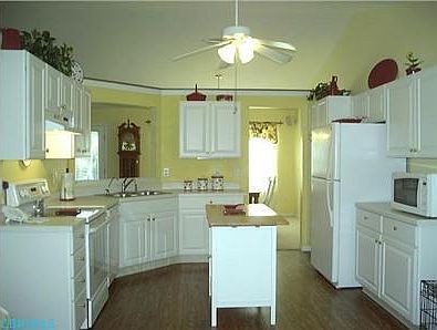 4th image of 986 Gray Dr