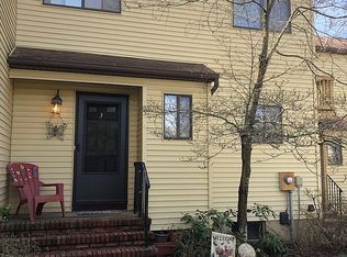 3 Lake Ct, Flemington, NJ 08822