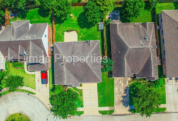 3rd image of 12611 Brookfield Park