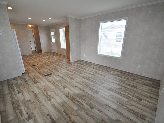 2nd image of 208 Forest Blvd