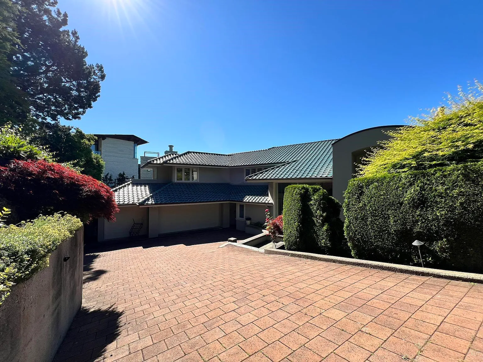 5 bed, 7681 sqft, $16,000 — Photo 2