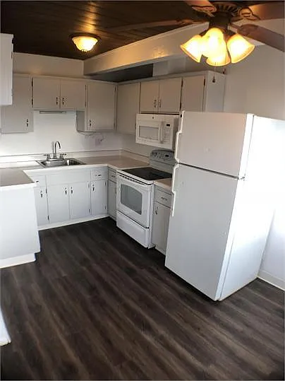 128 Maher Ct — Photo 2