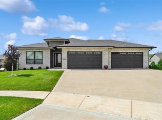 10154 Bolton Pl, West Des Moines, IA 50266