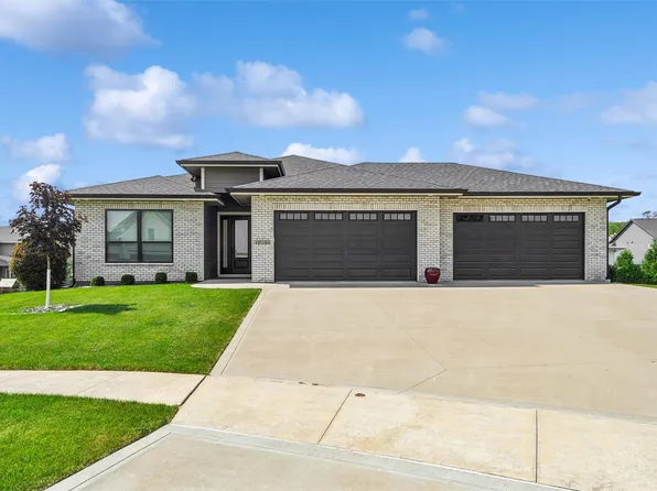 10154 Bolton Pl, West Des Moines, IA 50266