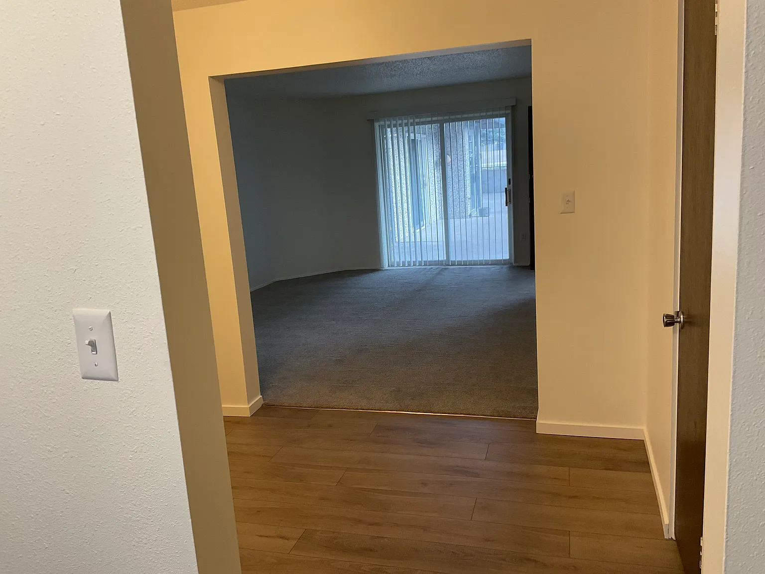 2 bed, 1000 sqft, $1,500 — Photo 3