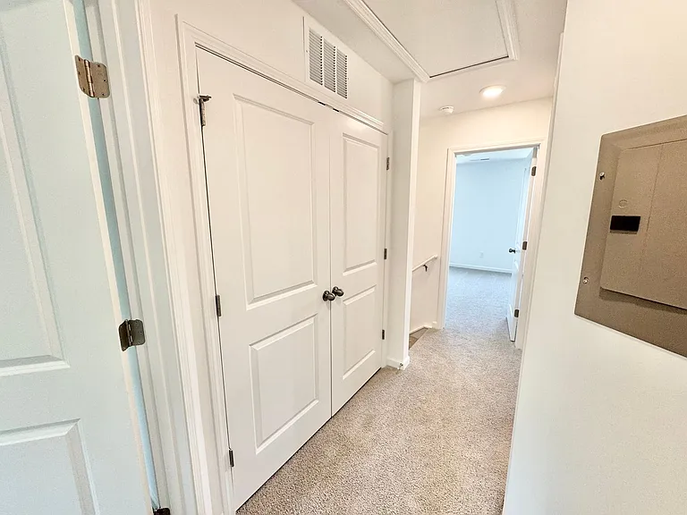 335 Cliffwood St NW #E — Photo 7