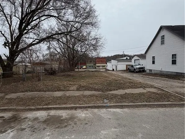 1718 Center St, Saint Joseph, MO 64503