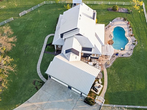 4th image of 1100 Stonecrest Rd
