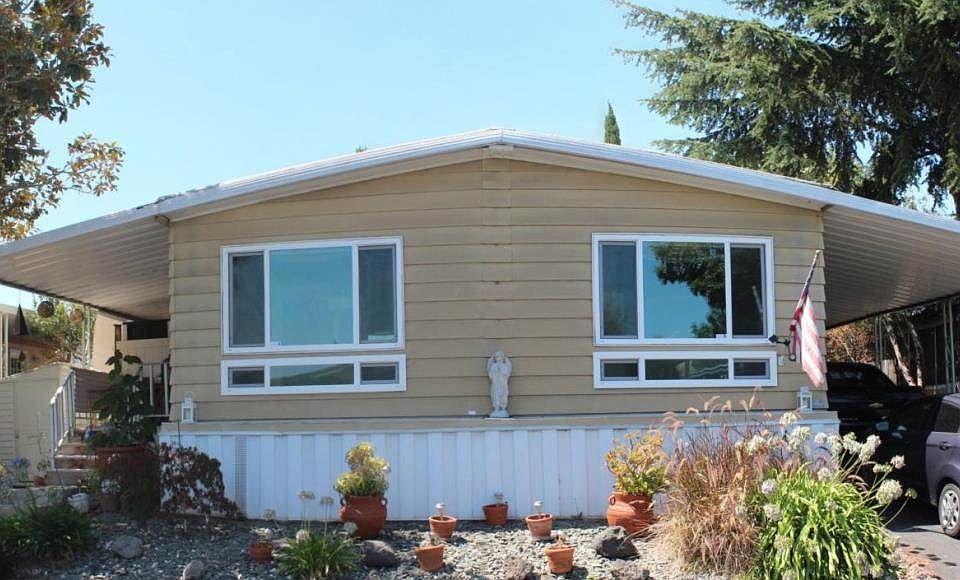 1st image of 102 El Bosque Ave #102