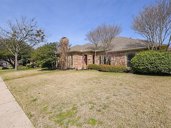 2nd image of 1018 Staffordshire Dr