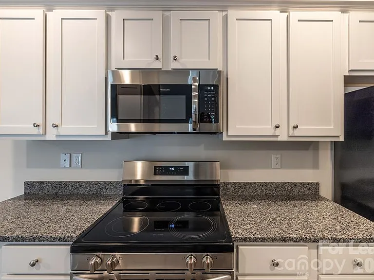 1419 Amhurst St — Photo 20