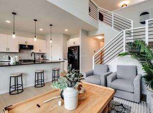 182 W Walgrove Mnr SE, Calgary, AB T2X4C8