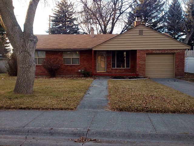 1st image of 450 Linden Dr
