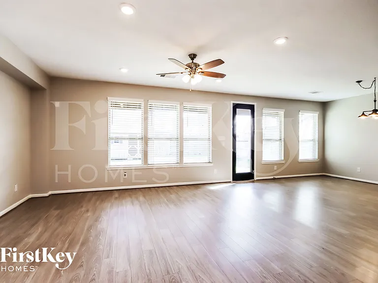 25515 Kensington Lake Dr — Photo 3