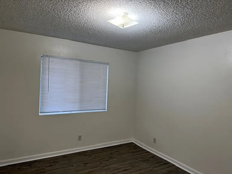 712 Kerryjen Ct — Photo 7