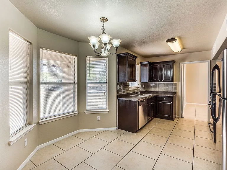 900 Tecate Pl — Photo 11
