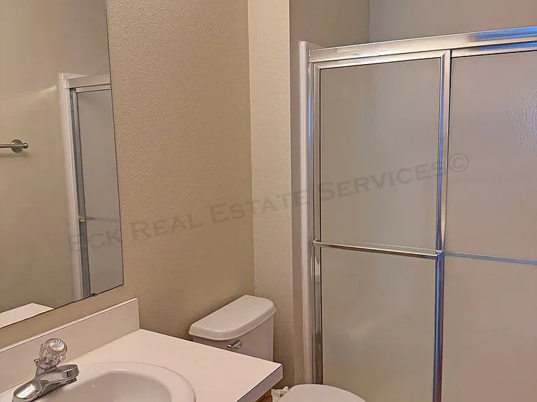2759 Grand Cir — Photo 11