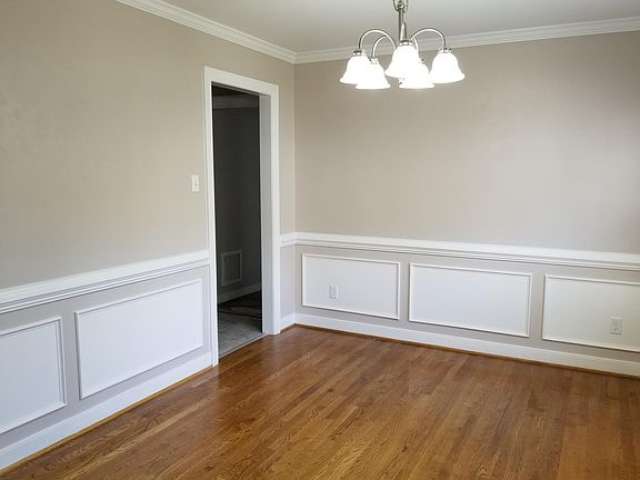 4th image of 9462 Doral Pl