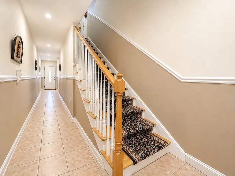 374 Sip Ave #1 — Photo 4