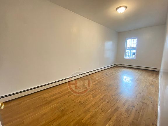 5th image of 2923 Radcliff Ave Floor 2
