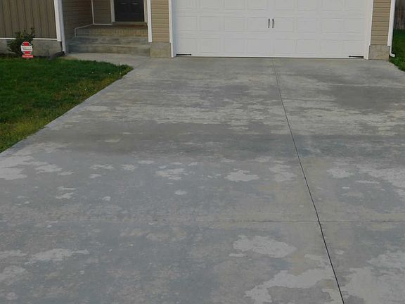 3rd image of 579 Tracy Ln