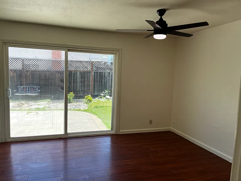 348 Los Pinos Way — Photo 8