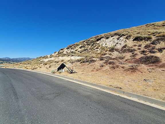 3rd image of Littlehorn Dr