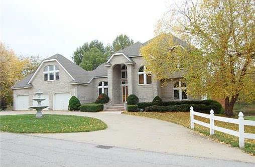 1st image of 12411 Clubhouse Dr