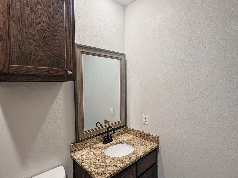 4709 Henry St — Photo 12