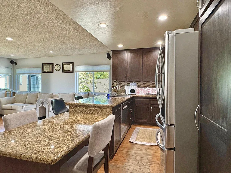 11493 Lev Ave — Photo 10