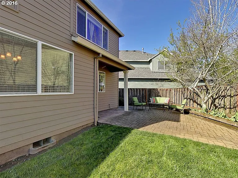 13327 NW Yvonne Ln — Photo 17