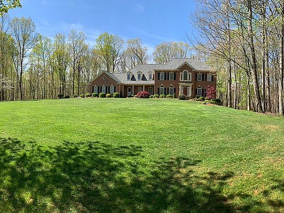 3rd image of 7520 Detwiller Dr