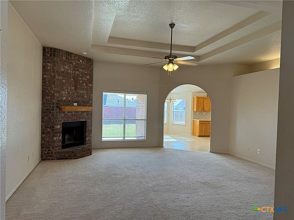3rd image of 2504 Wisteria Ln