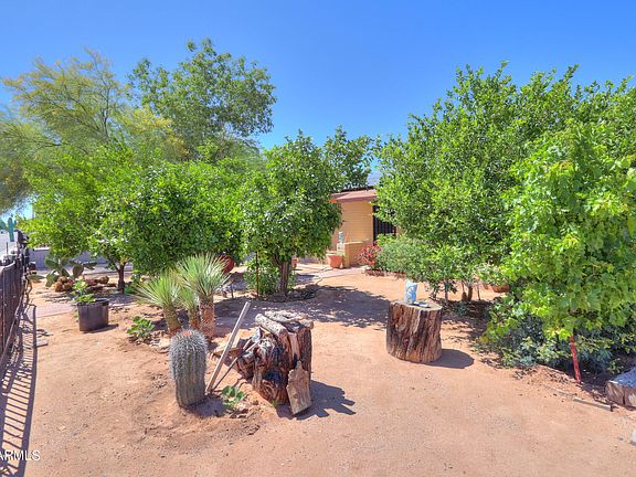 3rd image of 730 E MANOR Drive
