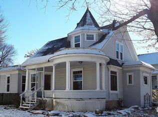 122 S Genoa St, Genoa, IL 60135